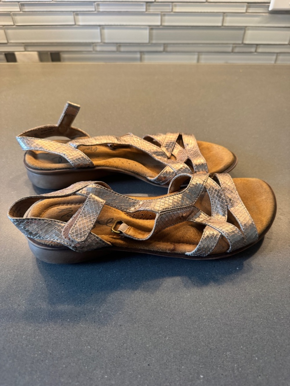 Women’s Naturalizer casual sandals, size 6.5